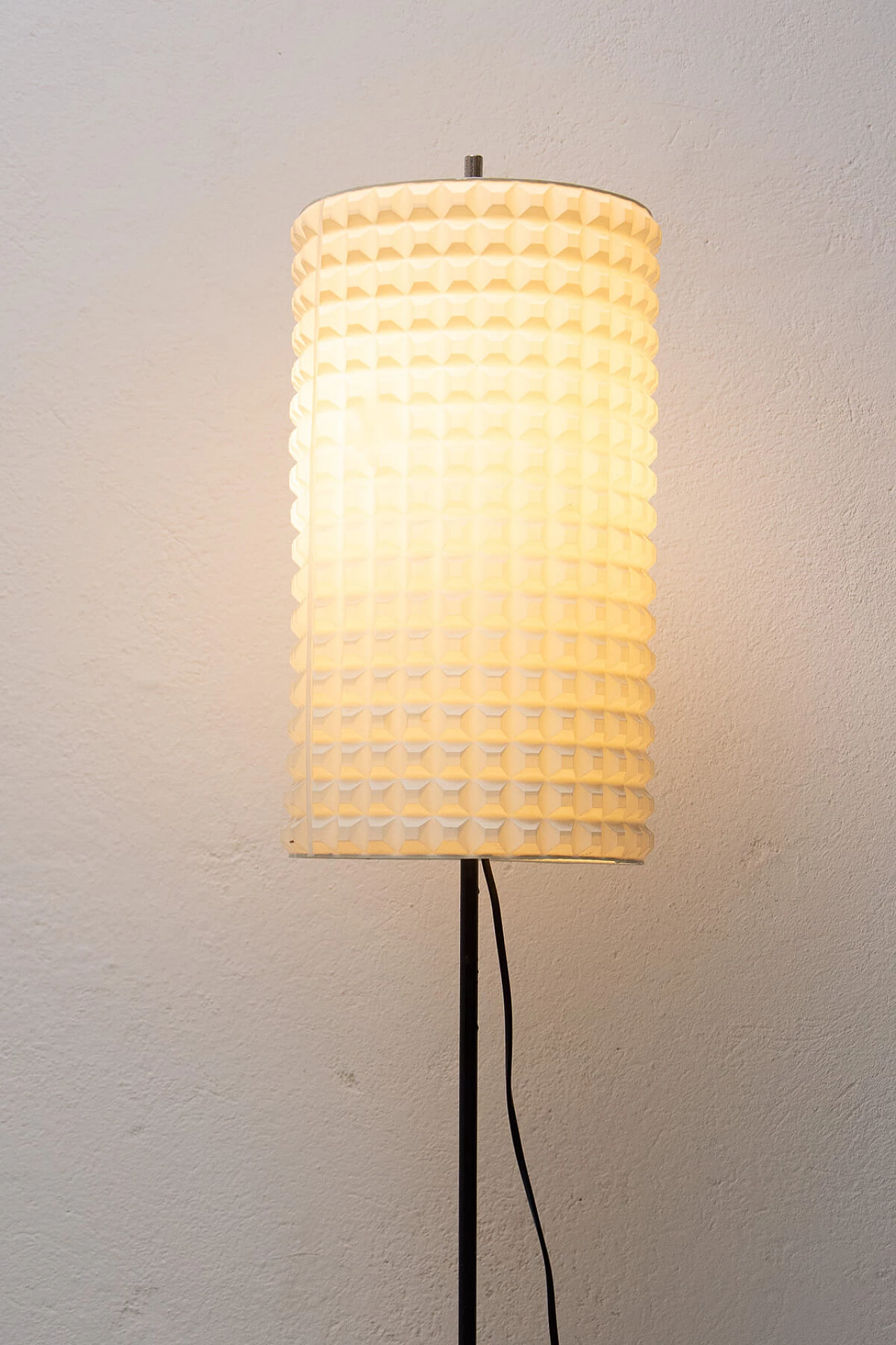 Metal floor lamp with plastic shade, 1960s 1384594