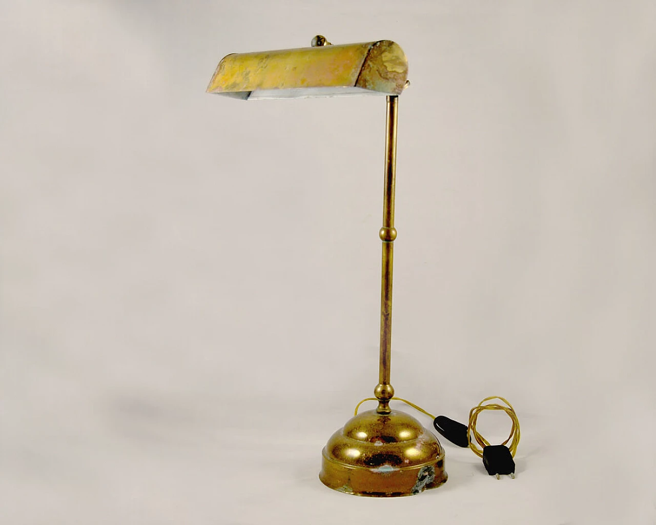 Lampada da tavolo in ottone, anni '40 1385201