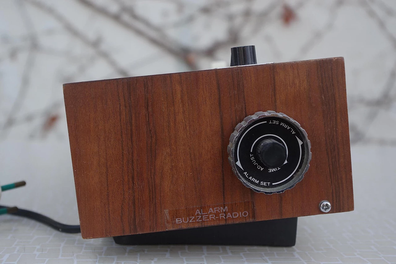 Radio alarm clock in plastic and wood by Tenko, 70s 1386608