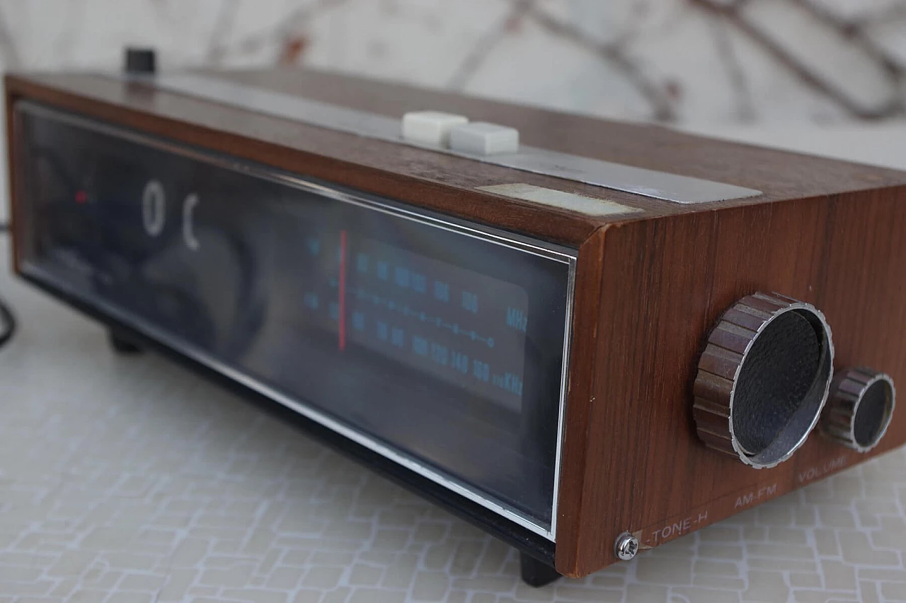 Radio alarm clock in plastic and wood by Tenko, 70s 1386611