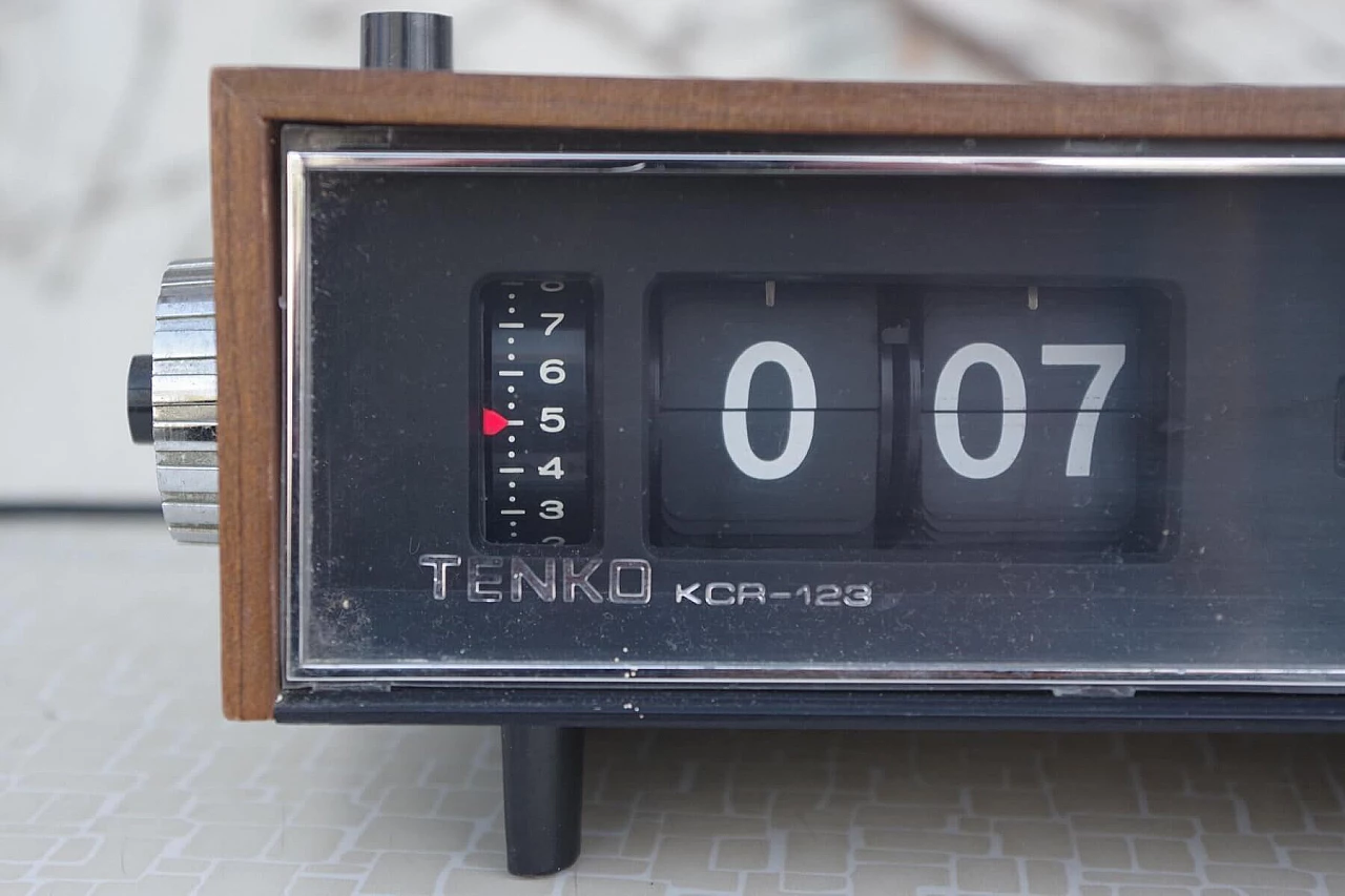 Radio alarm clock in plastic and wood by Tenko, 70s 1386612