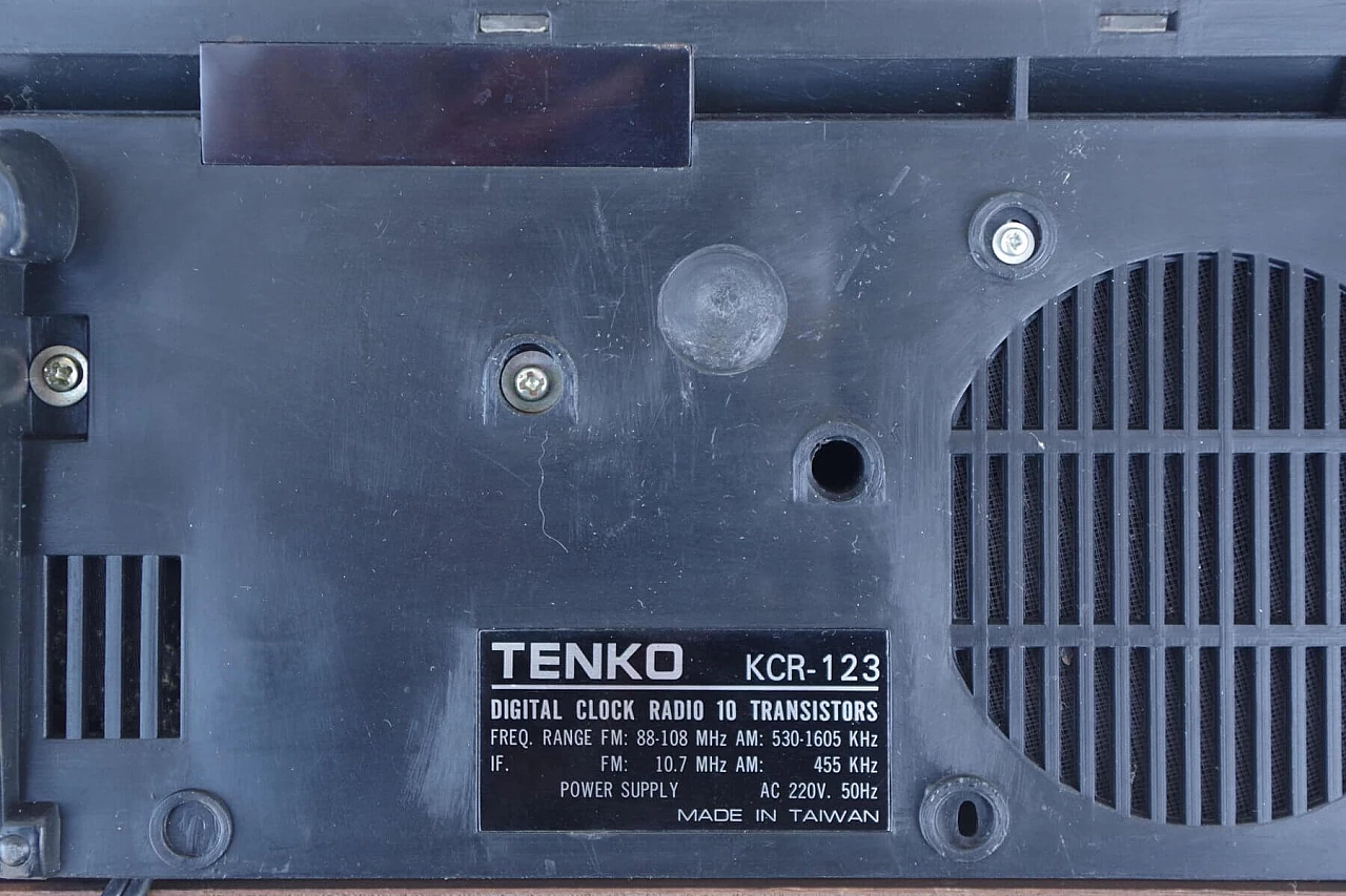 Radiosveglia in plastica e legno di Tenko, anni '70 1386613