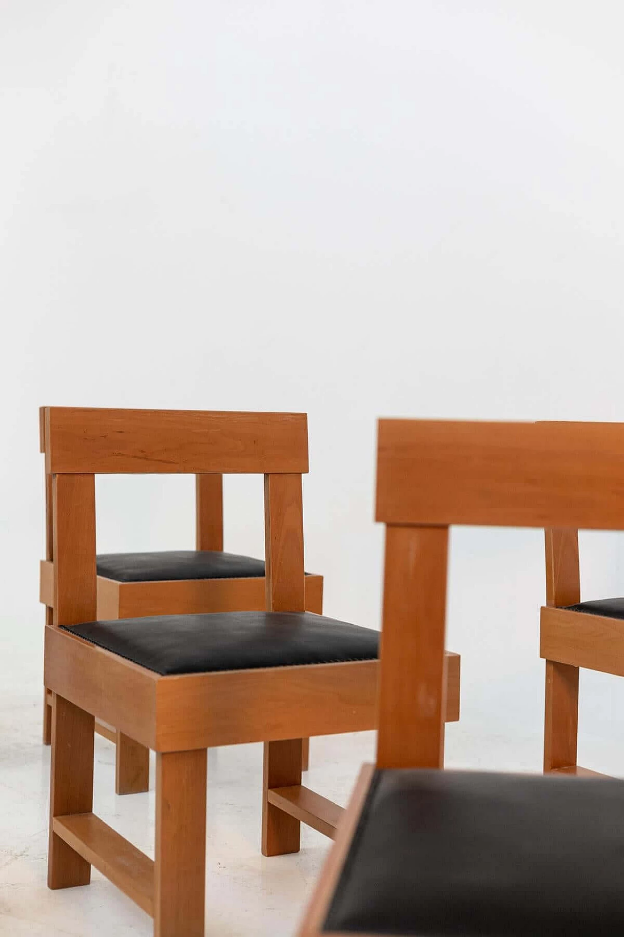 6 BBPR Studio chairs in wood and black leather, 1940s 1386831