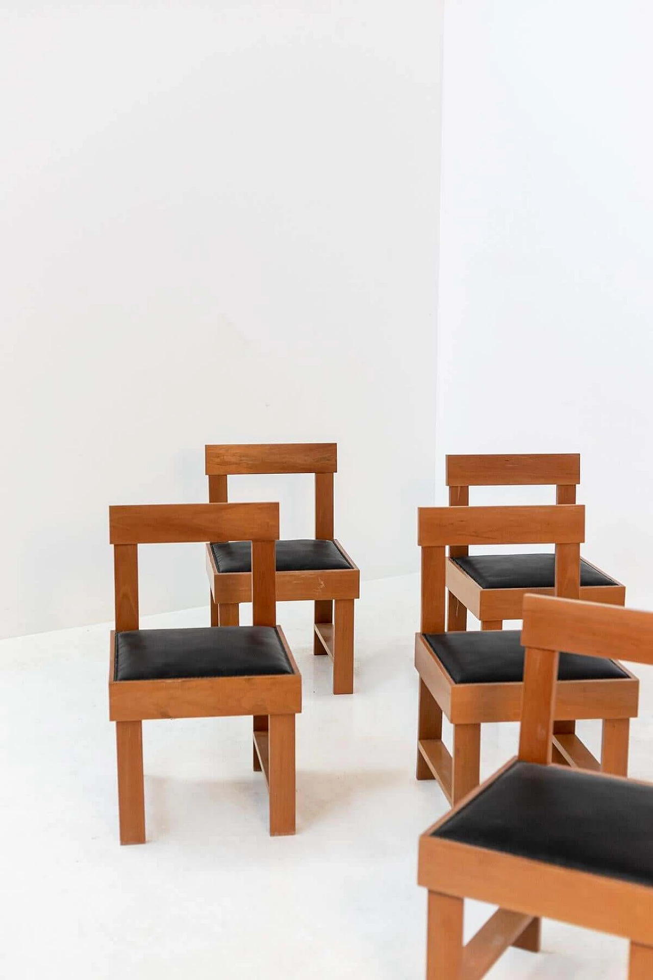 6 BBPR Studio chairs in wood and black leather, 1940s 1386835