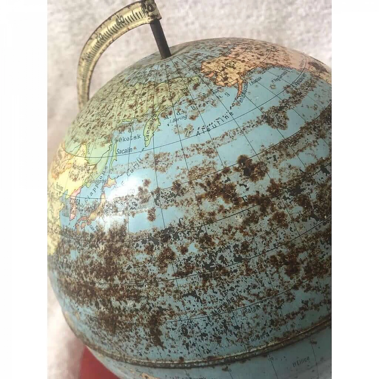 Globo terrestre in lamiera, anni '50 1387172