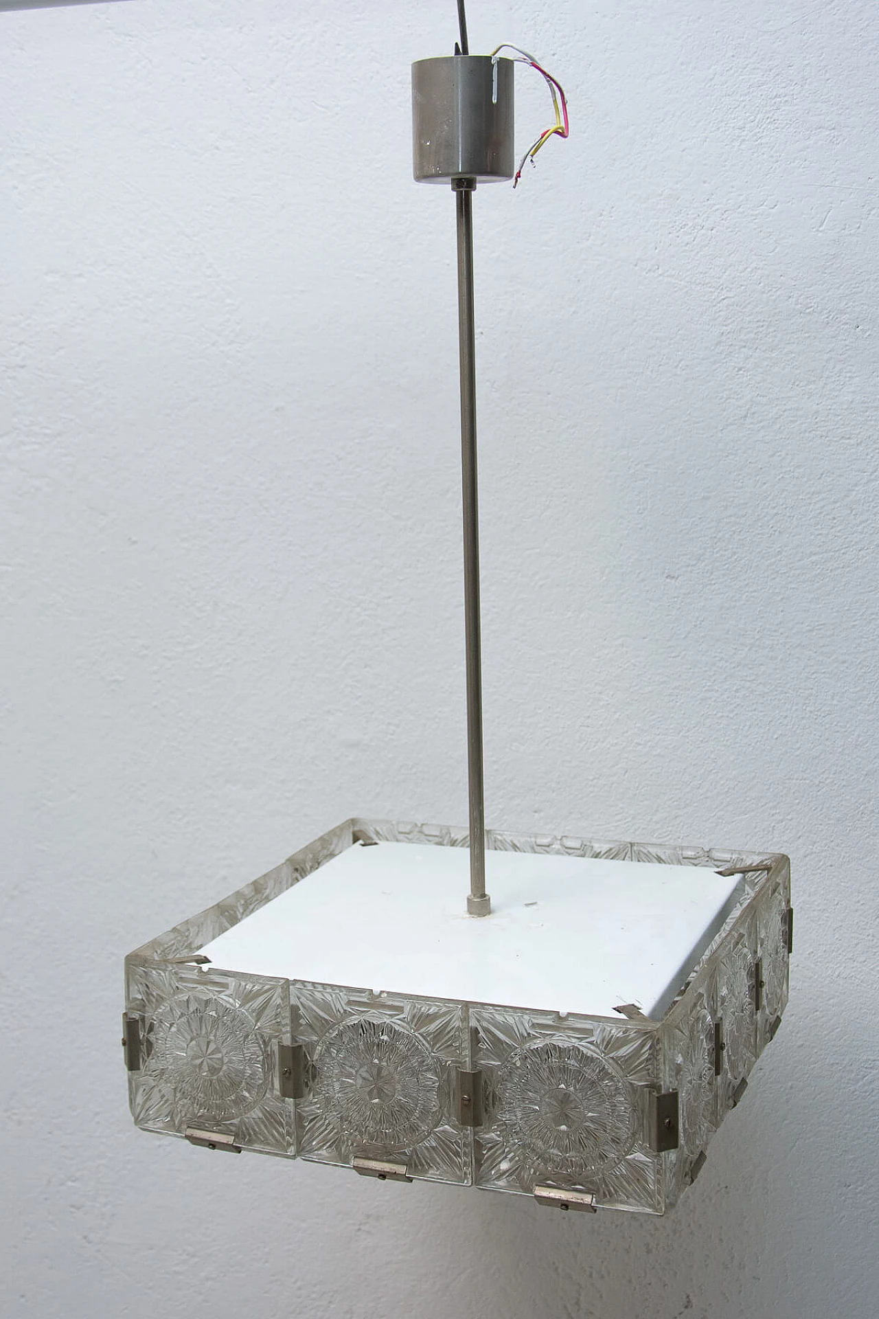 Lampada a sospensione in vetro e acciaio cromato di Kamenický Šenov, anni '70 1387240