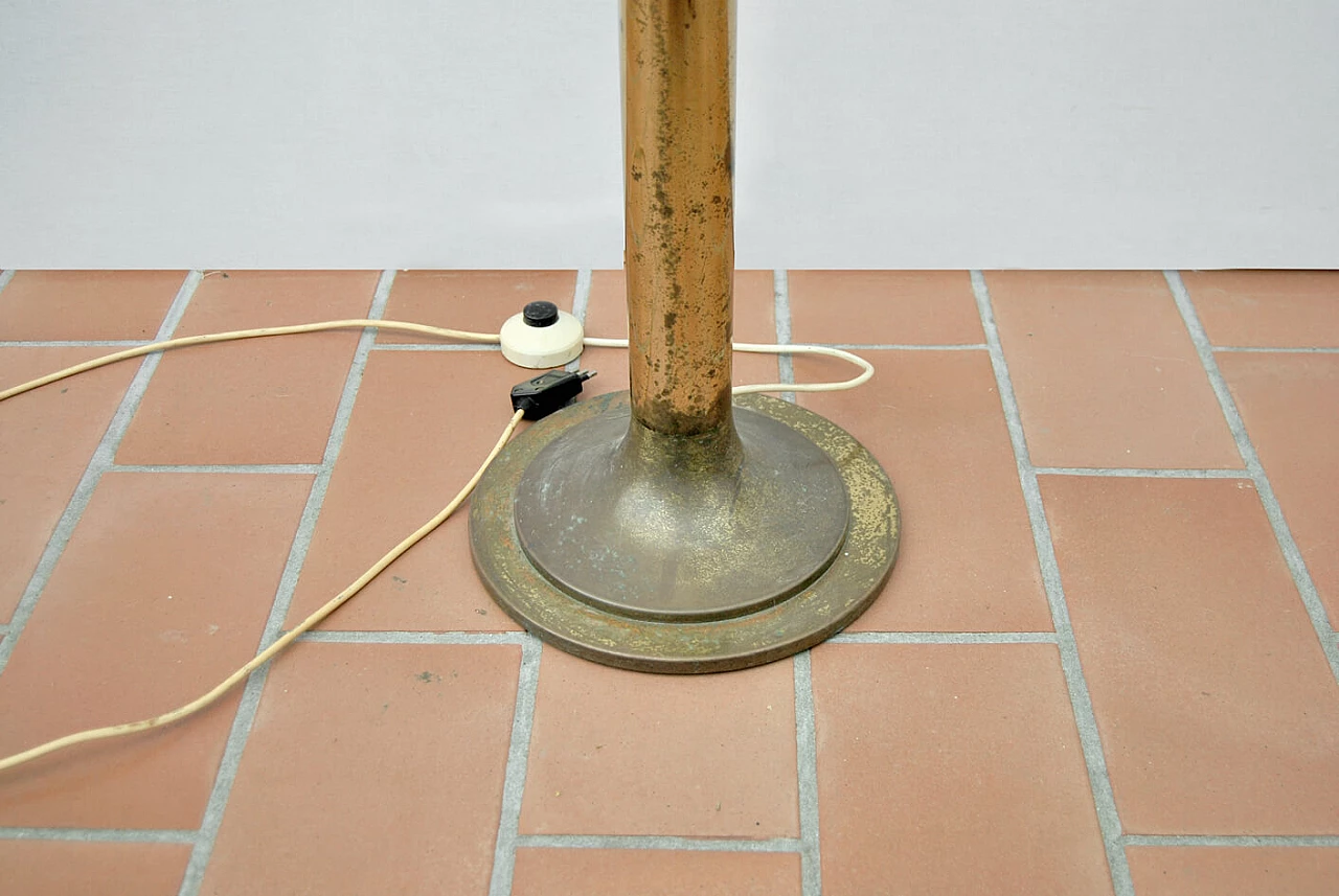 Lampada da terra in ottone e vetro di Gaetano Sciolari, anni '70 1387356