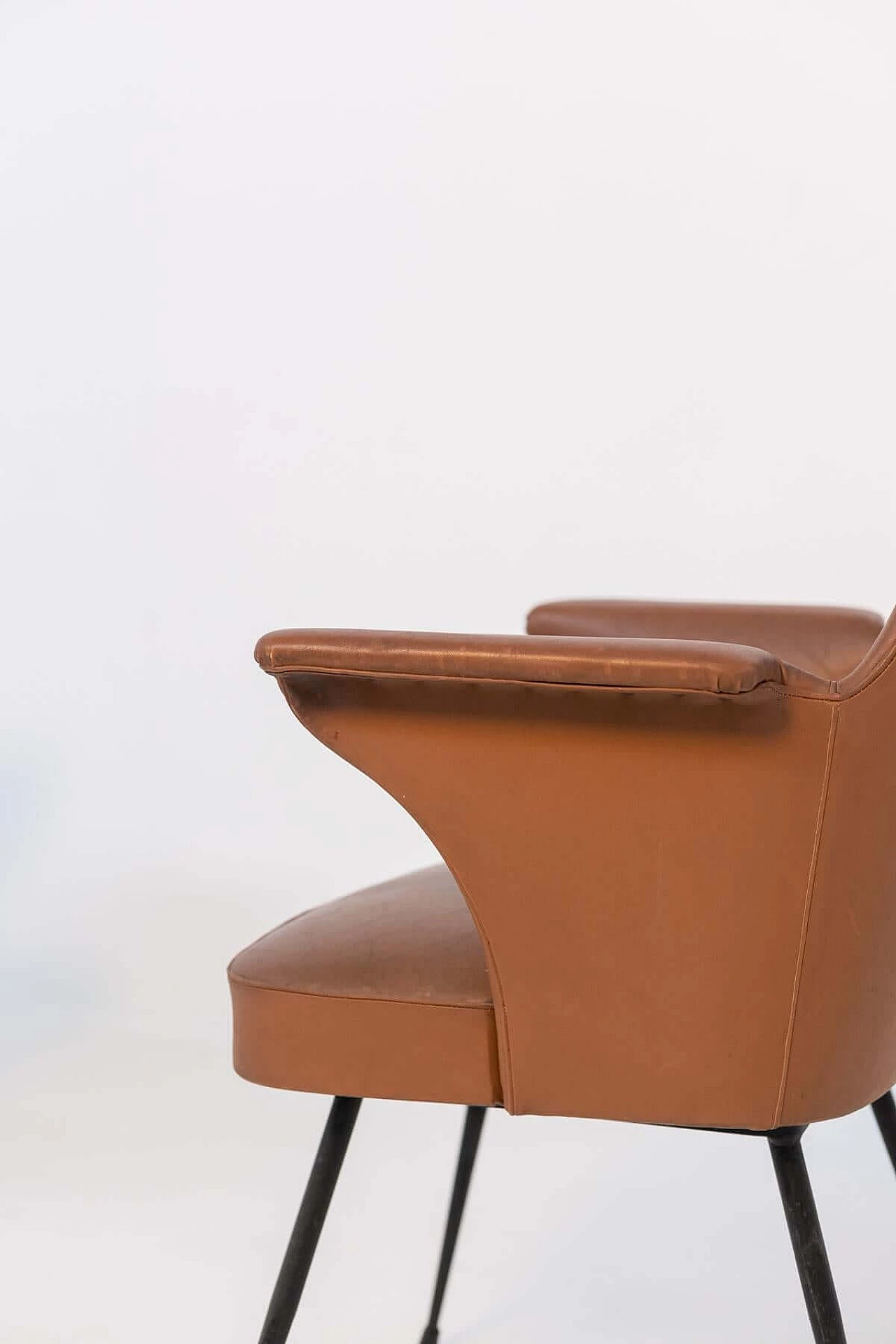 Pair of leather chairs by Nino Zoncada, 1950s 1388033