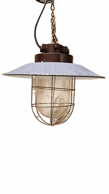 Lampada industriale sovietica in metallo e bachelite, anni '40