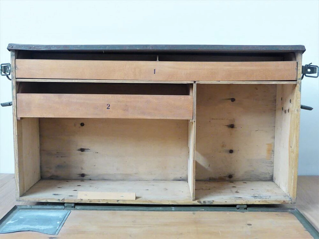 Metal military first aid case, 1940s 1394621