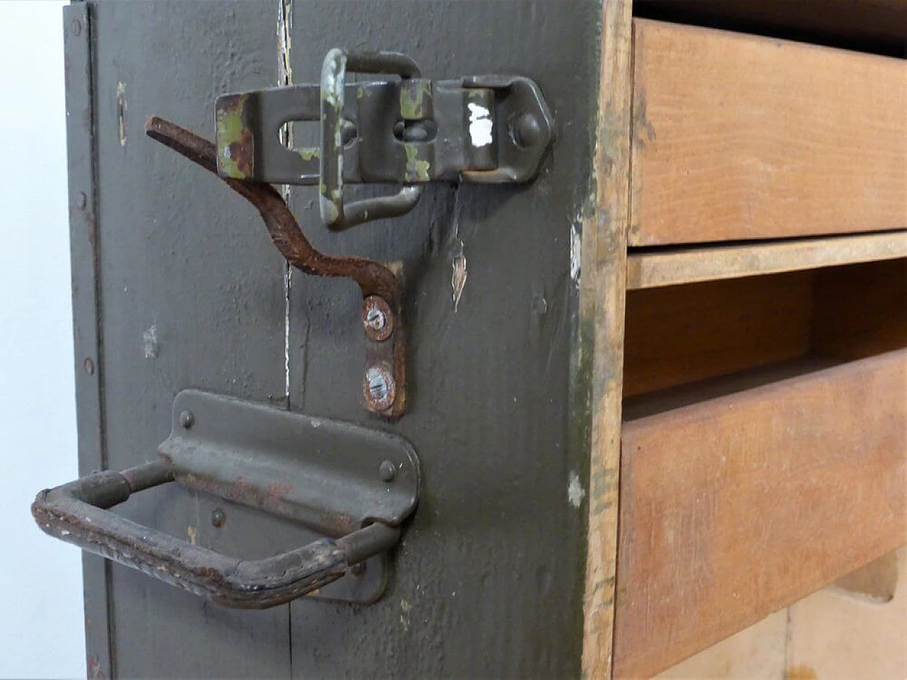 Metal military first aid case, 1940s 1394624