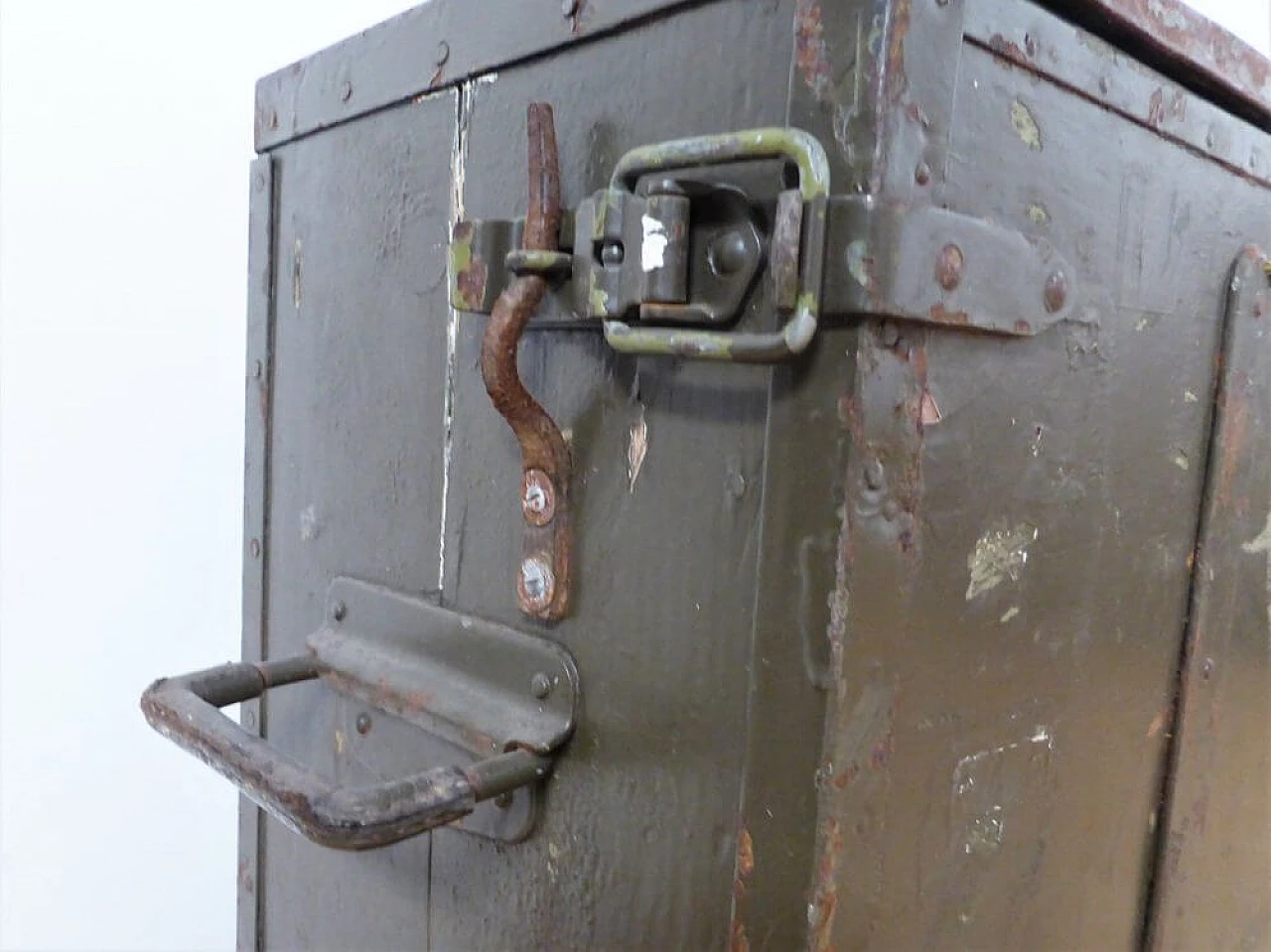 Metal military first aid case, 1940s 1394625