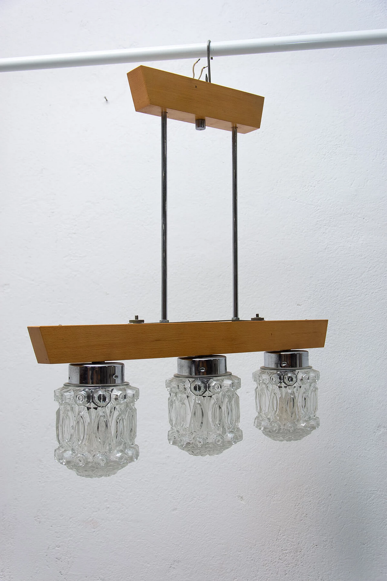 Brutalist style chandelier in wood and glass, 1970s 1394820