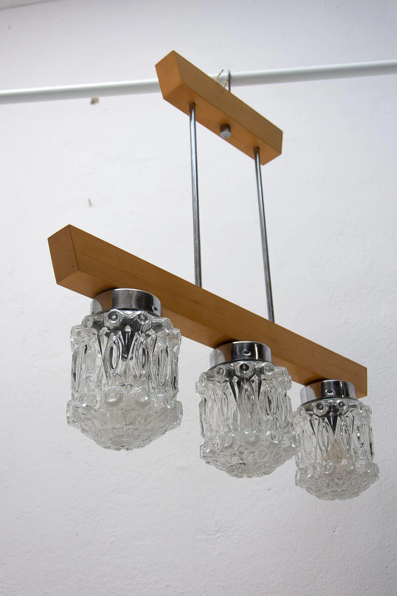 Brutalist style chandelier in wood and glass, 1970s 1394823