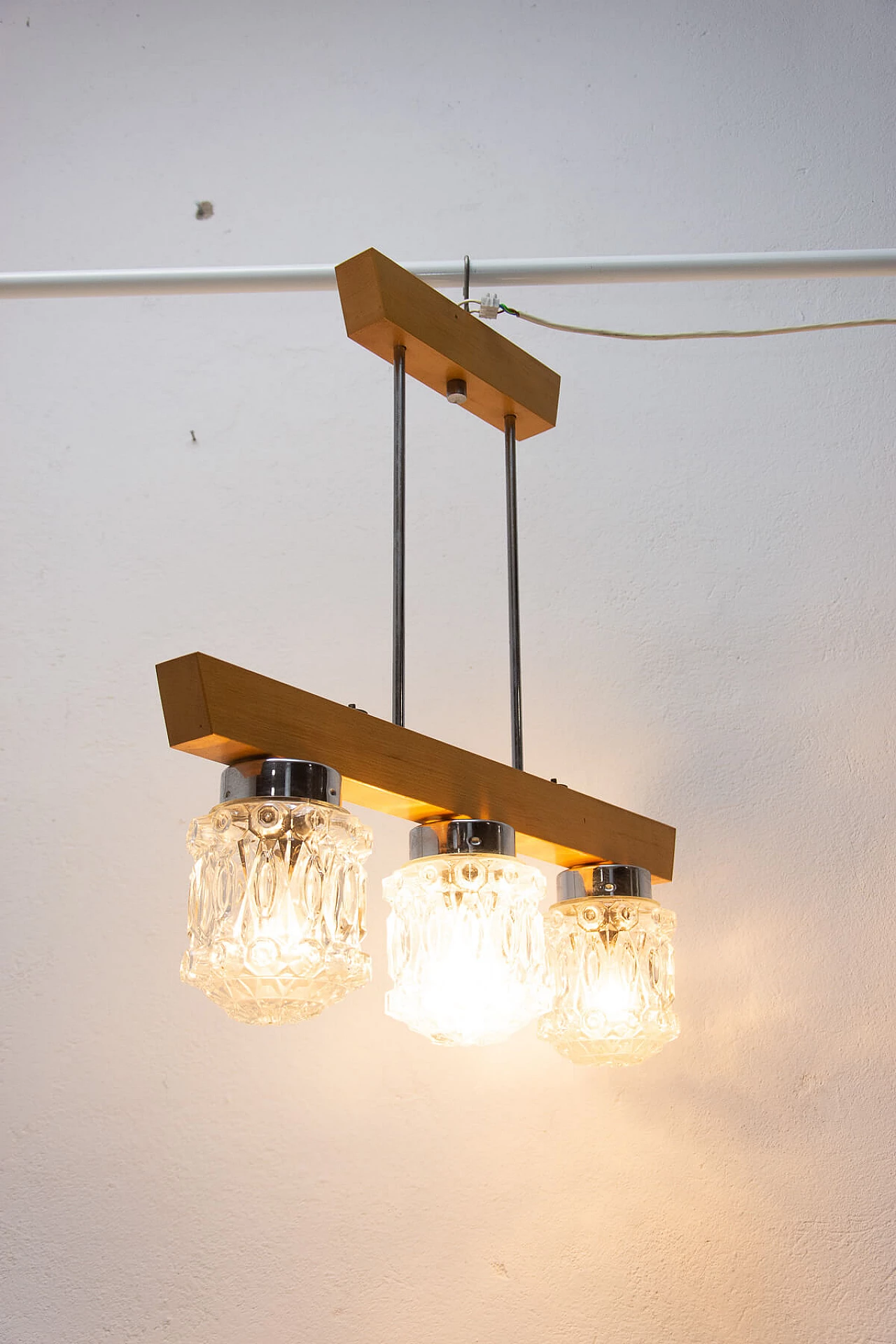 Brutalist style chandelier in wood and glass, 1970s 1394831