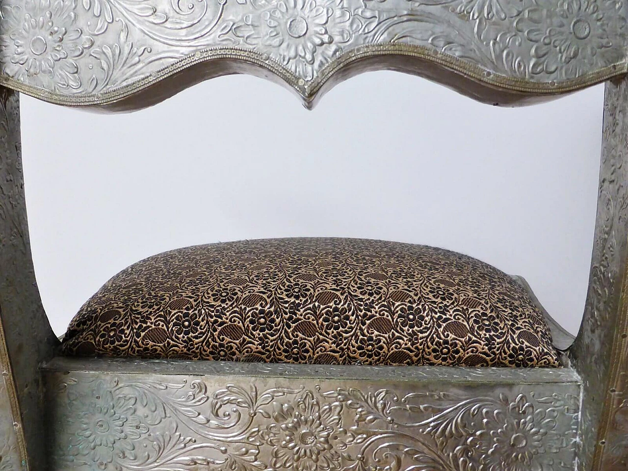 Sedia in lamina d'argento e tessuto, anni '80 1395096