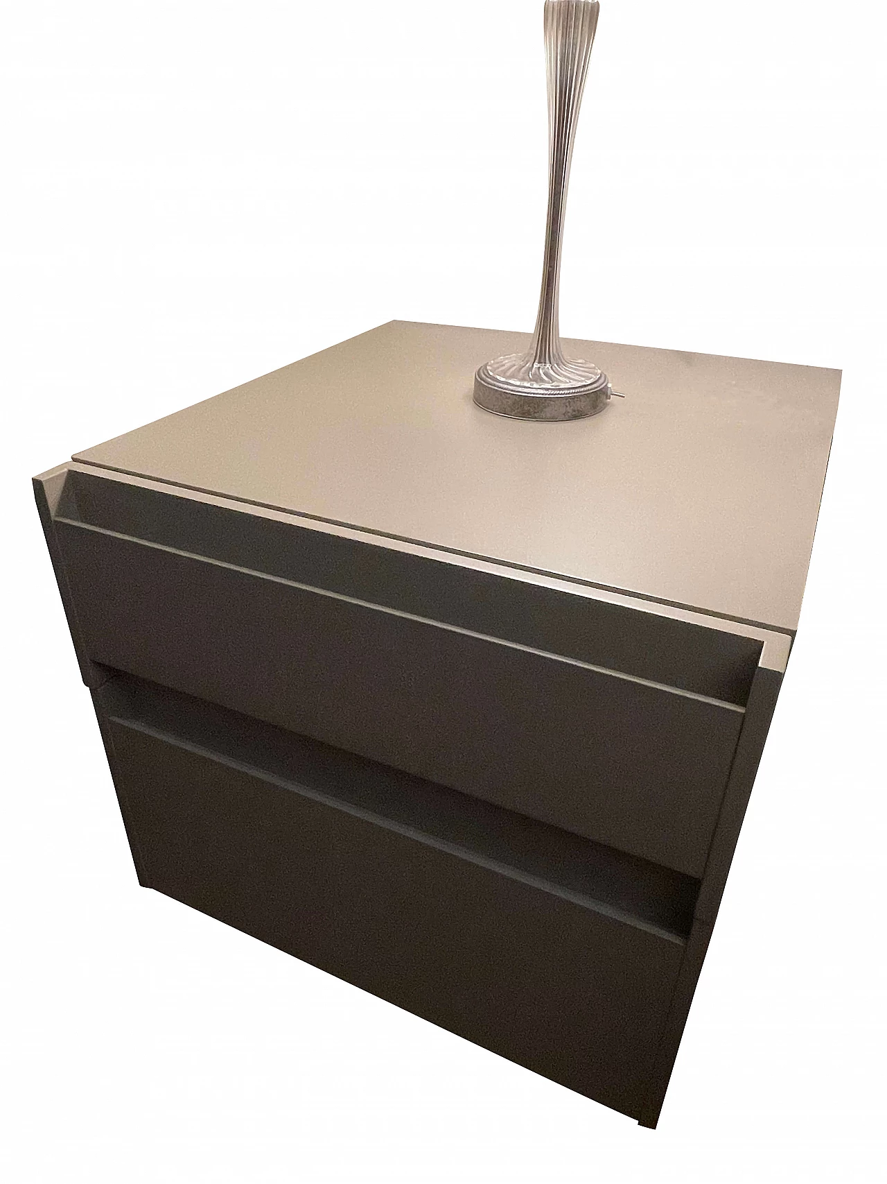 Coppia di comodini in legno laccato, anni 2000 1395226