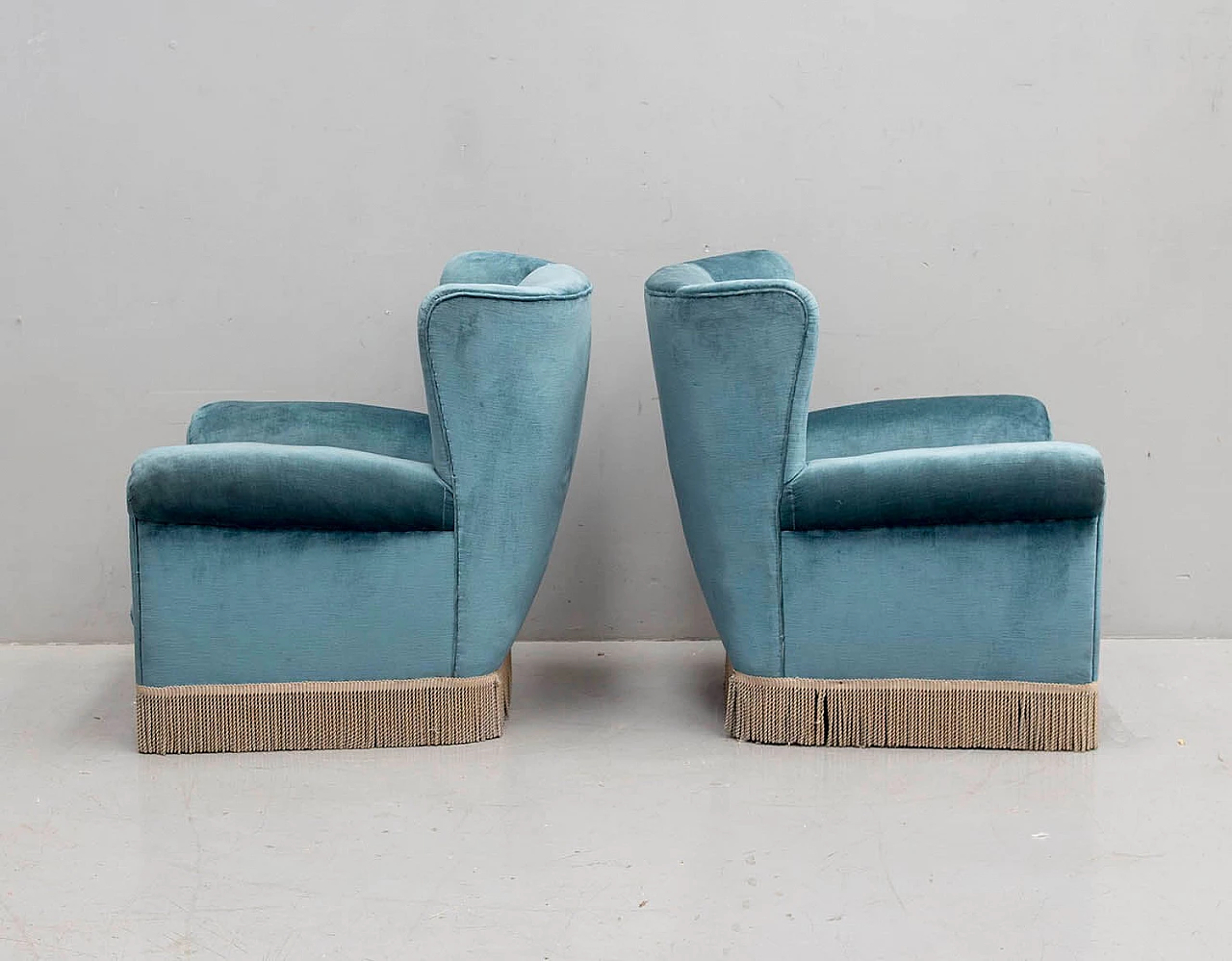 Pair of armchairs in velvet and wood, 60s 1395368