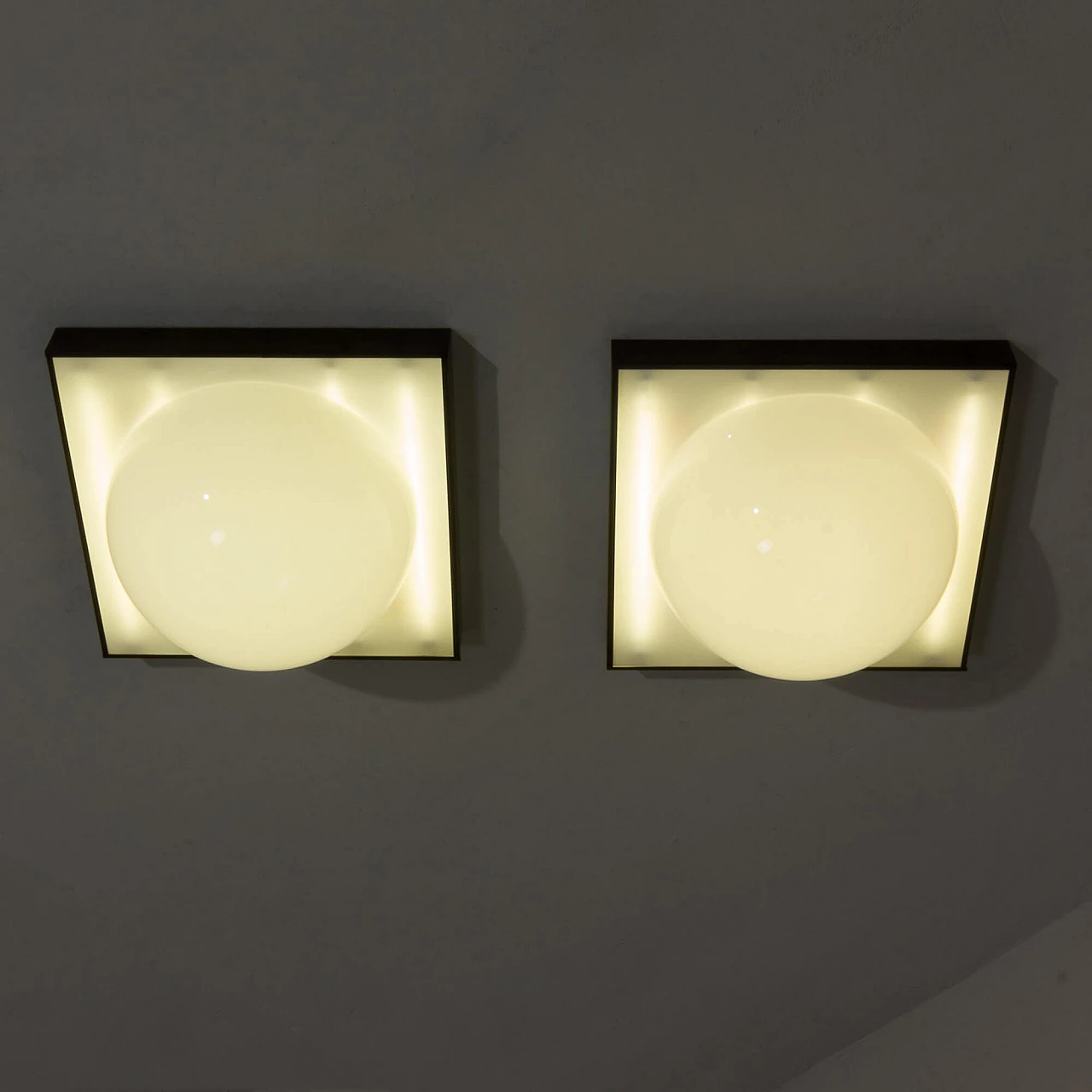 Pair of acrylic wall lamps, 1960s 1395525