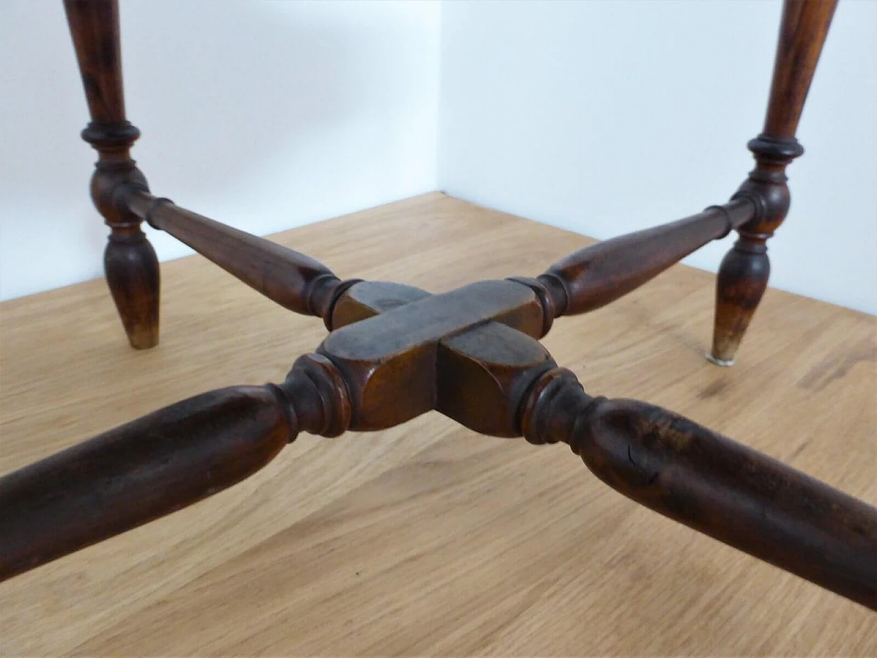 Corner chair in walnut with silk seat, 19th century 1395623