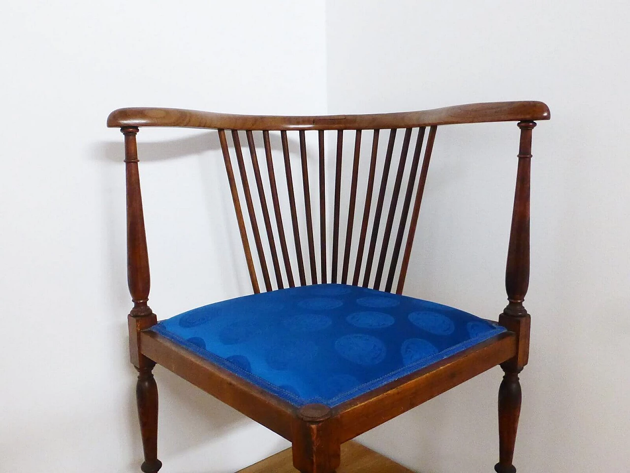 Corner chair in walnut with silk seat, 19th century 1395626