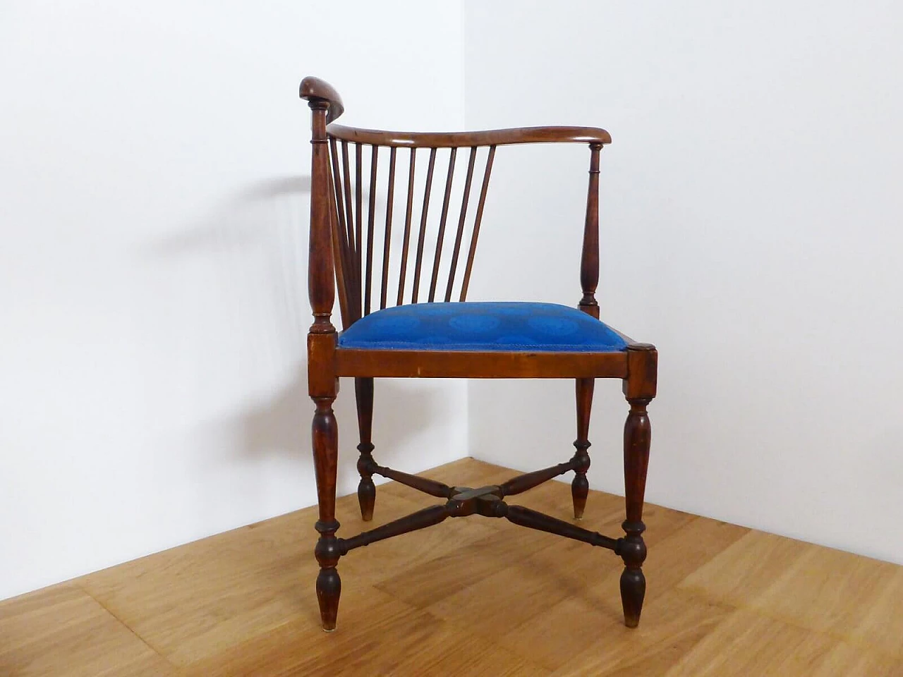 Corner chair in walnut with silk seat, 19th century 1395629