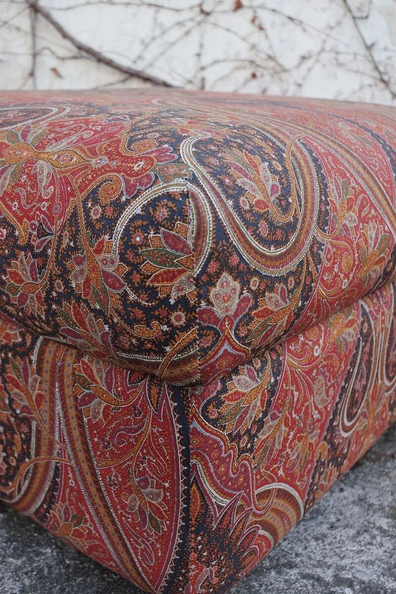 Coffee table in rattan with decorated glass top and pouf, 70s 1395906