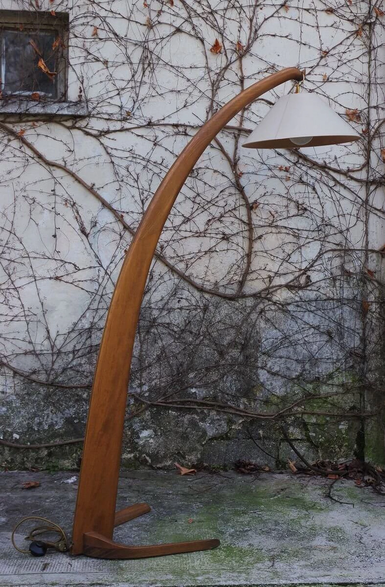 Lampada da terra ad arco in faggio curvato e tessuto, anni '50 1395916