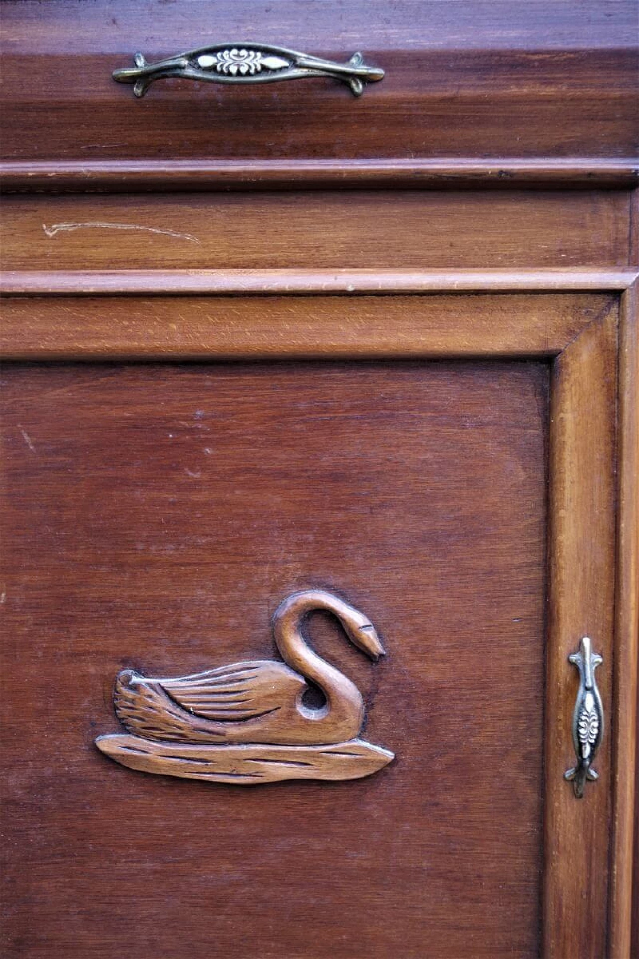 Vetrina in faggio, ottone e vetri decorati, anni '50 1396058