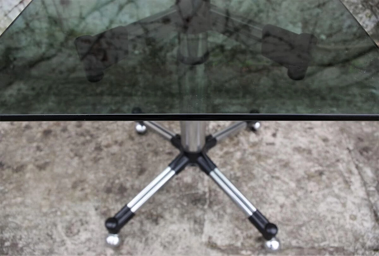 Tavolino girevole in acciaio, vetro e plastica, anni '70 1396176