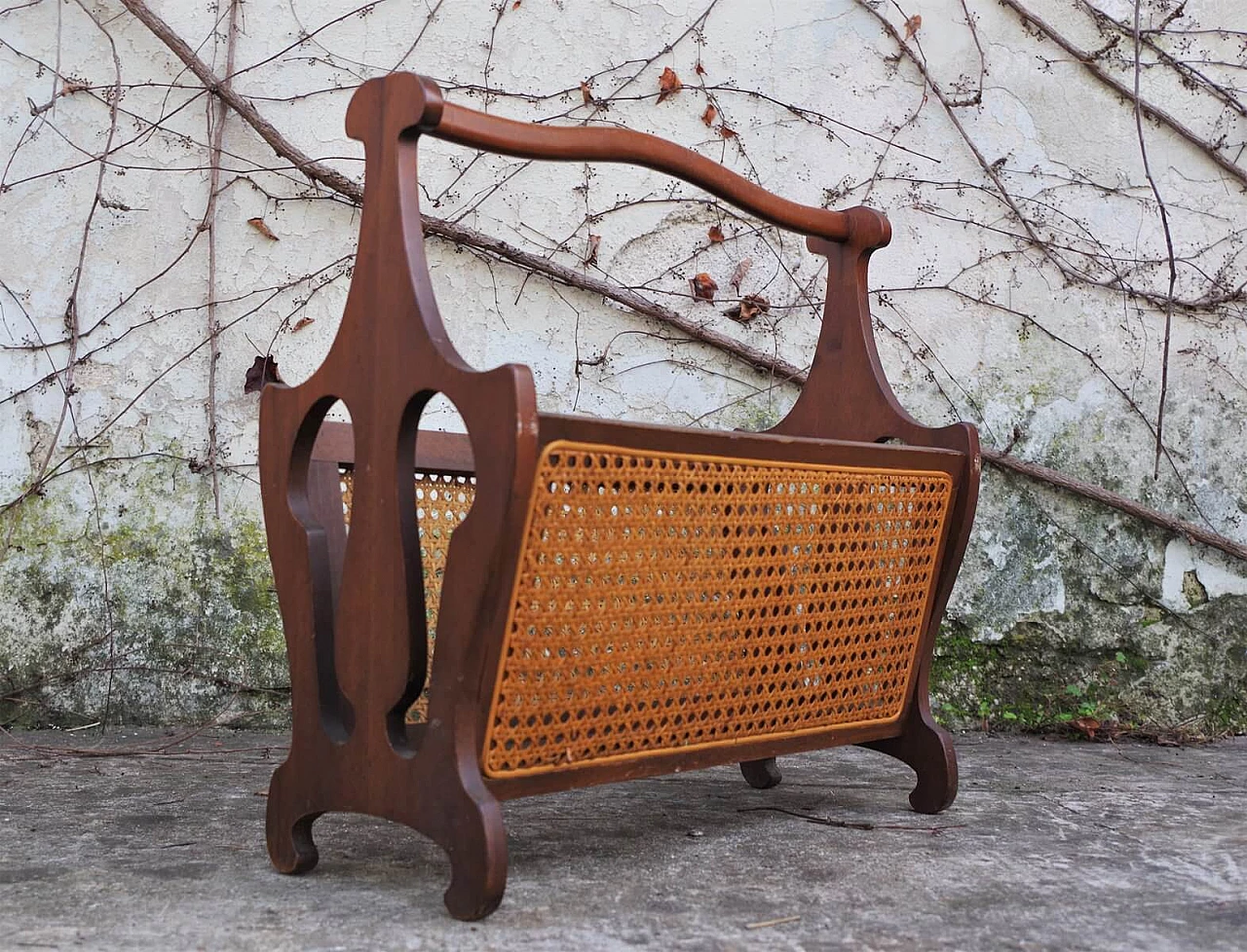 Magazine rack with revolving handle in wood and Vienna straw, 50s 1396213
