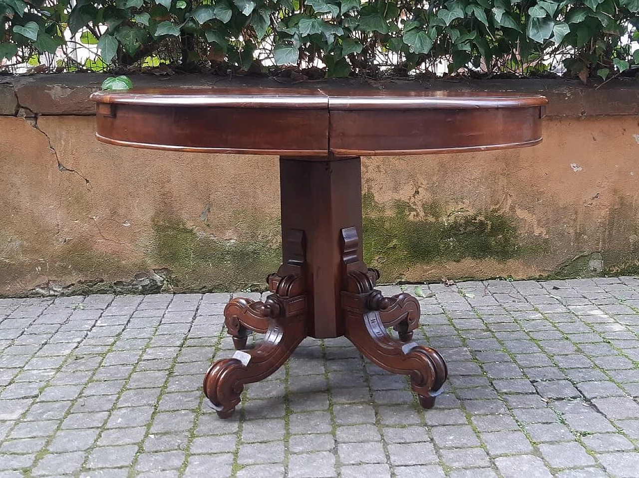 Extendable solid walnut table from Emilia, 19th century 1396248