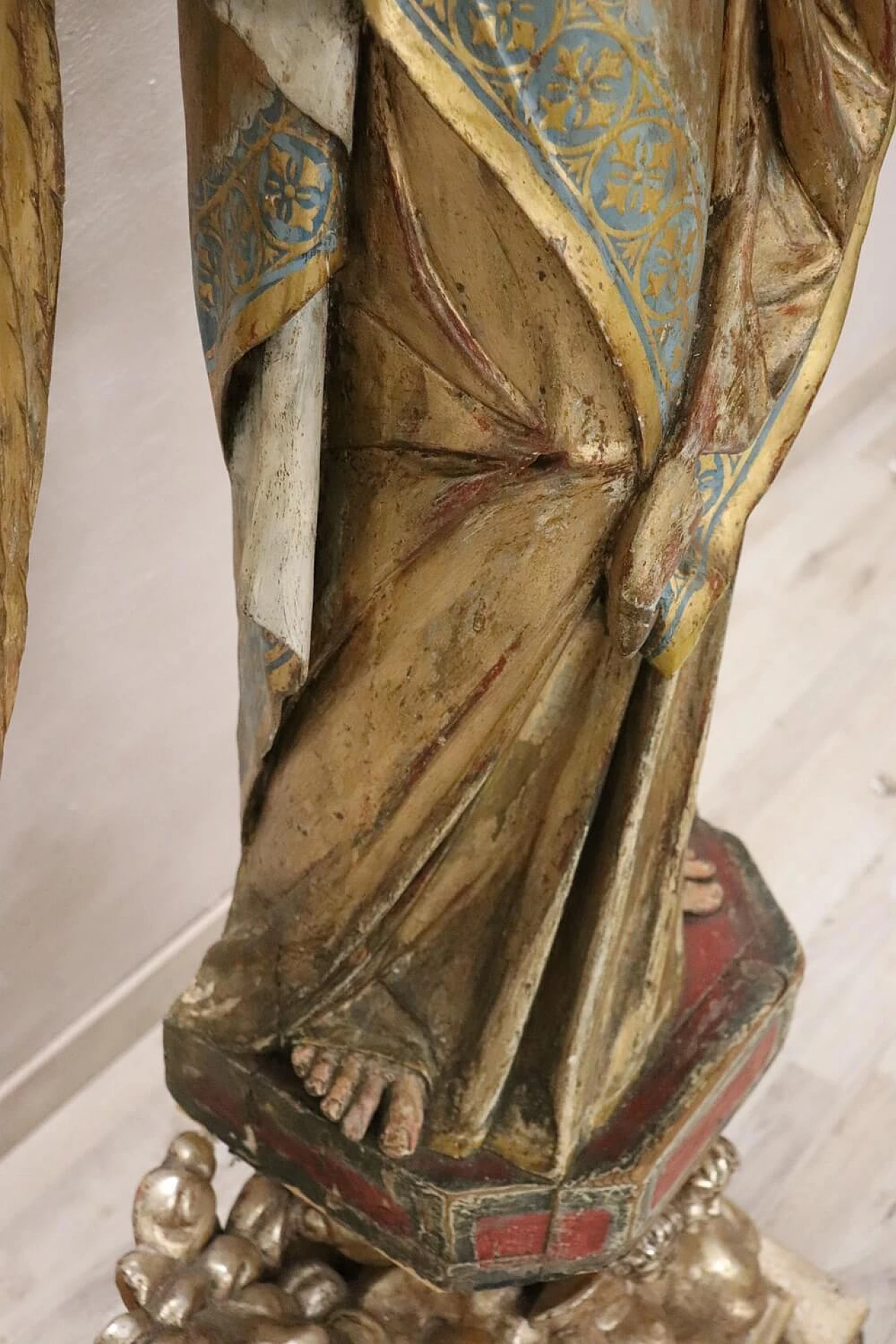 Angelo con portacero, scultura in legno intagliato e dorato, '800 1396654