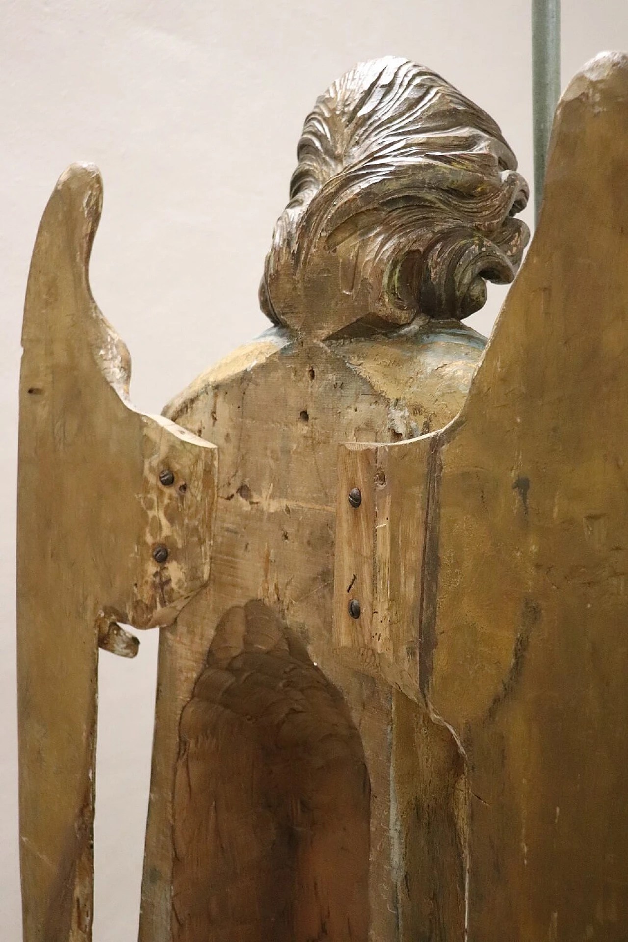 Angelo con portacero, scultura in legno intagliato e dorato, '800 1396660