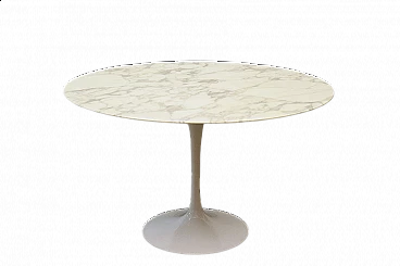 Tulip round table in marble by Eero Saarinen for Knoll, 60s