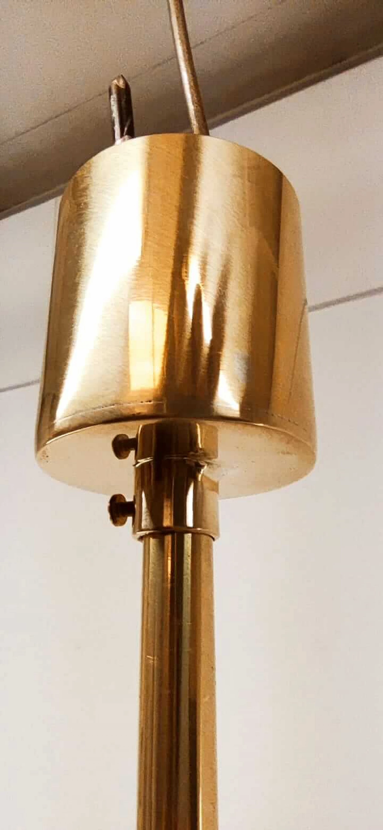 Lampada a sospensione in ottone con 16 vetri ovali, anni '60 1397016