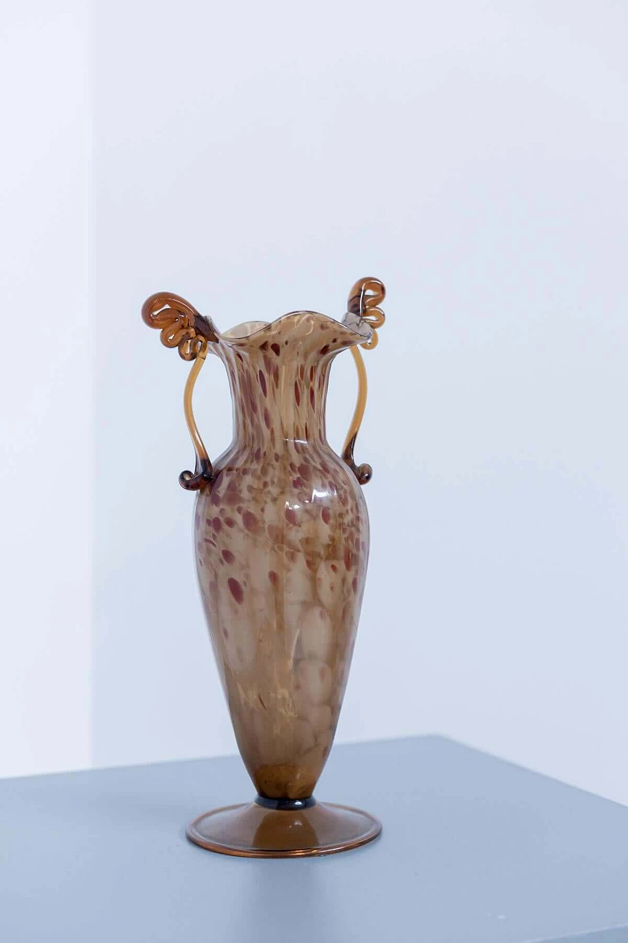 Vaso in vetro di Murano marrone dei Fratelli Toso, anni '20 1397655