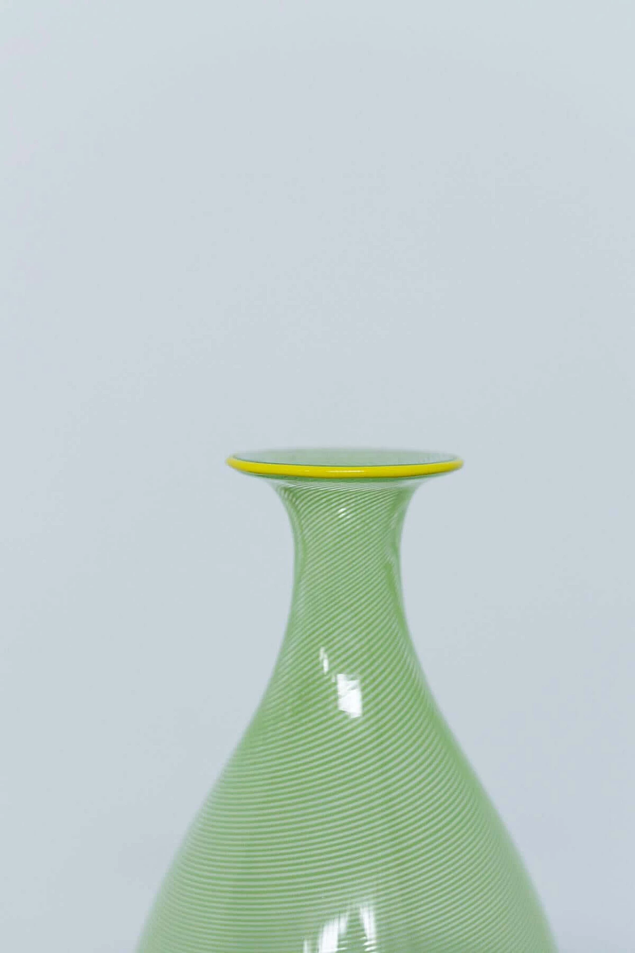 Vaso di Venini in vetro di Murano con filigrana verde, anni '50 1397685