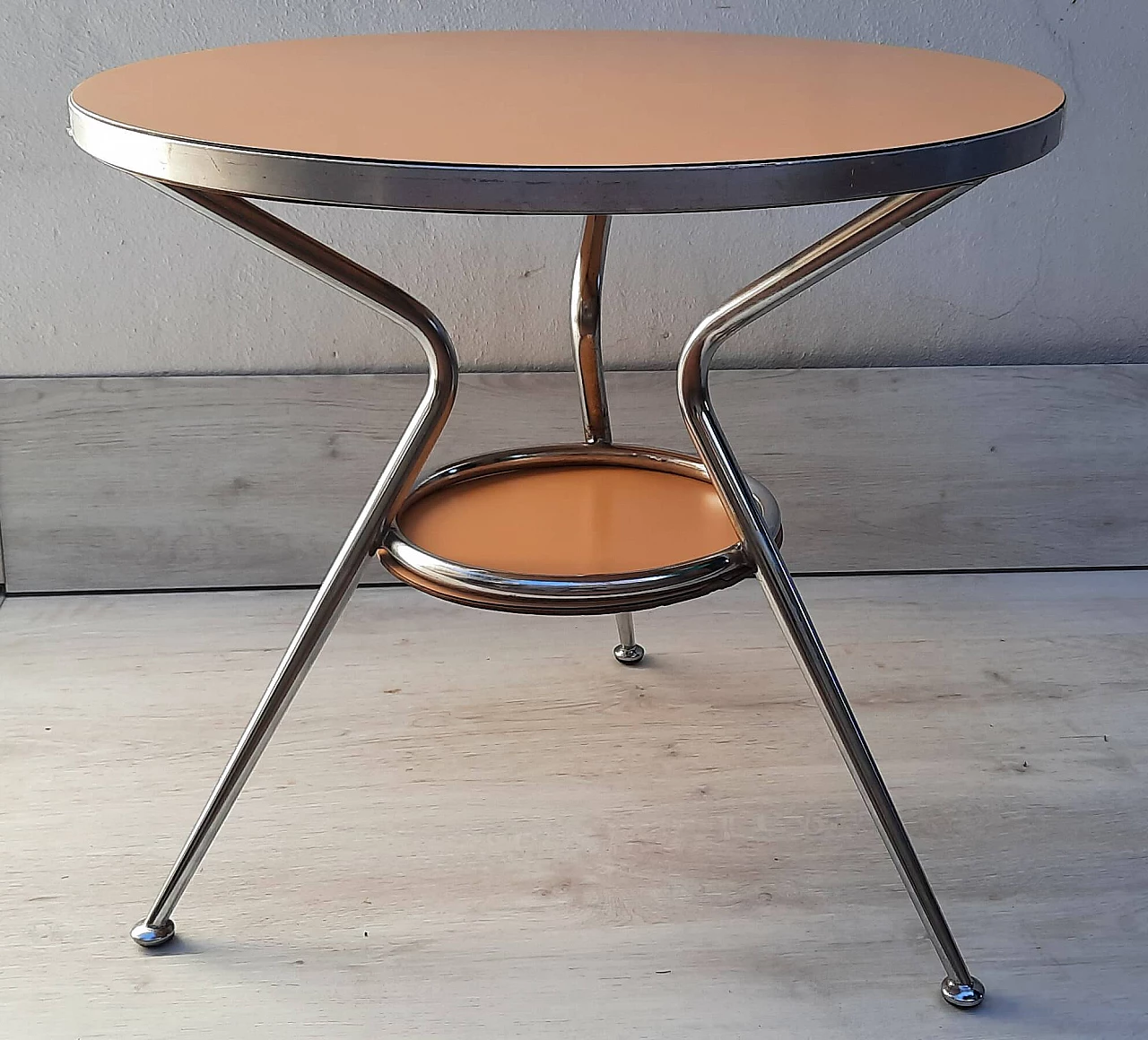 Round chromed metal and formica coffee table, 1960s 1397933