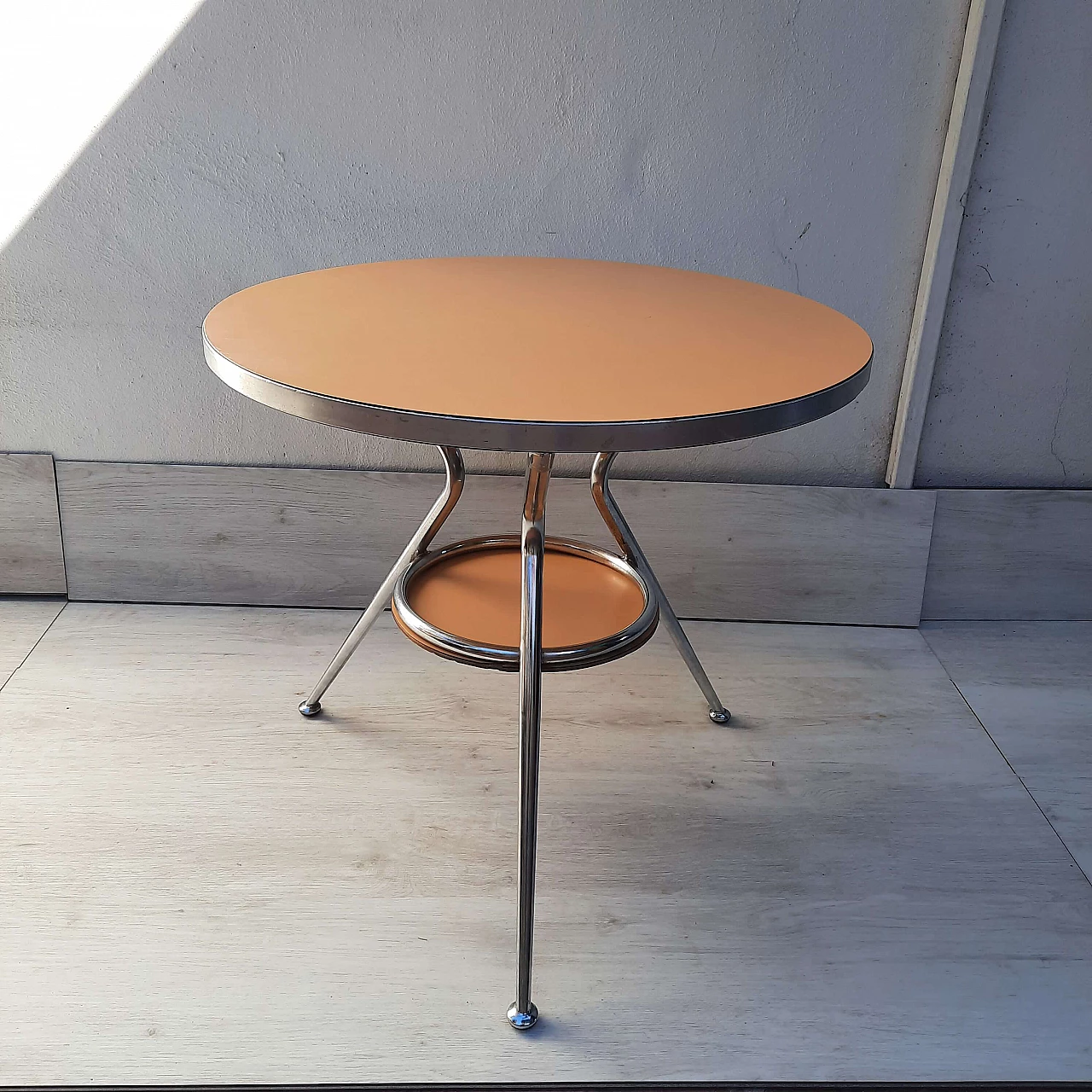 Round chromed metal and formica coffee table, 1960s 1397946