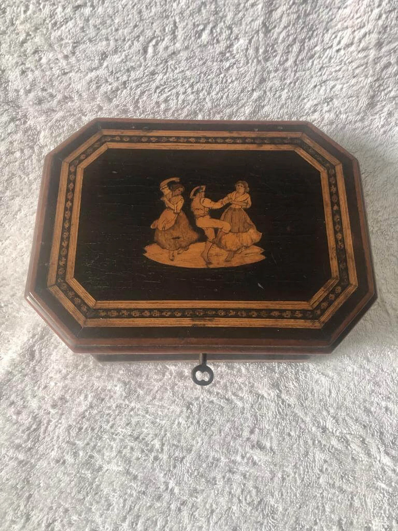 Sorrentine jewelry box in inlaid wood, 19th century 1400590