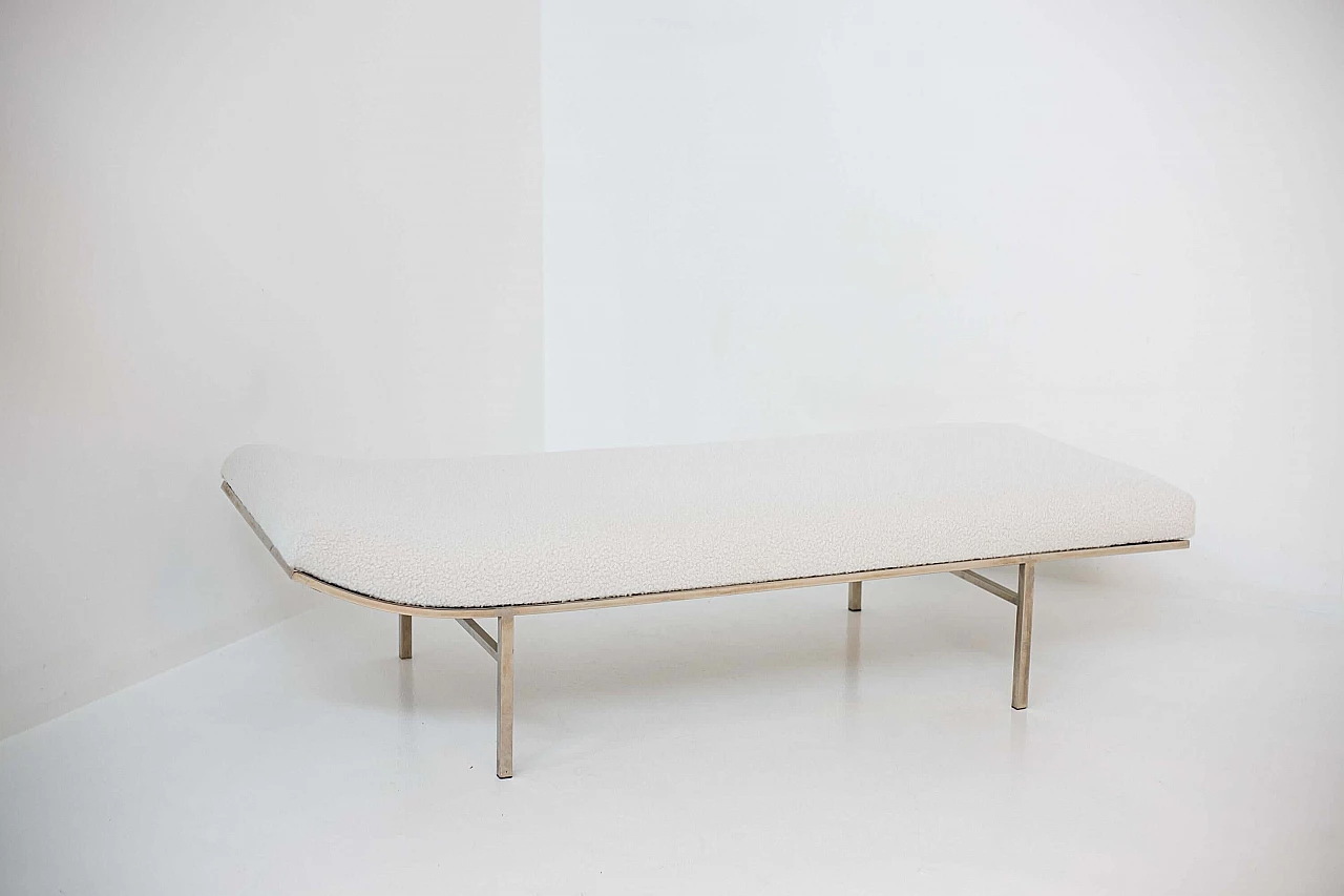 Daybed by Jules Heumann in white bouclé and steel, 1970s 1400919