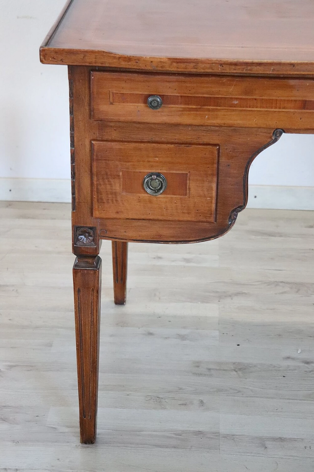 Louis XVI style writing desk in inlaid walnut, '900 1400951