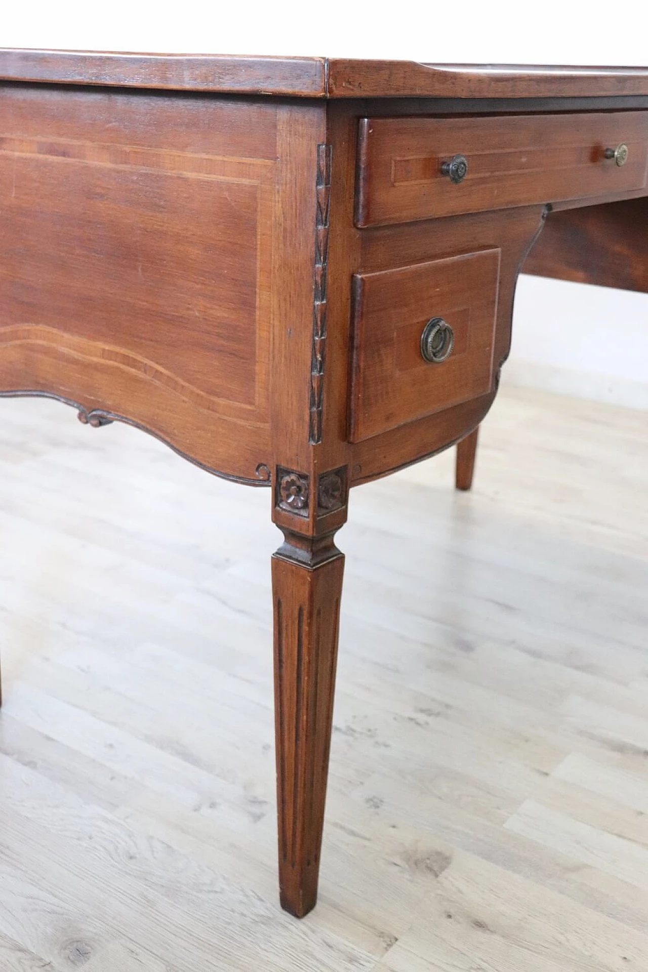 Louis XVI style writing desk in inlaid walnut, '900 1400954