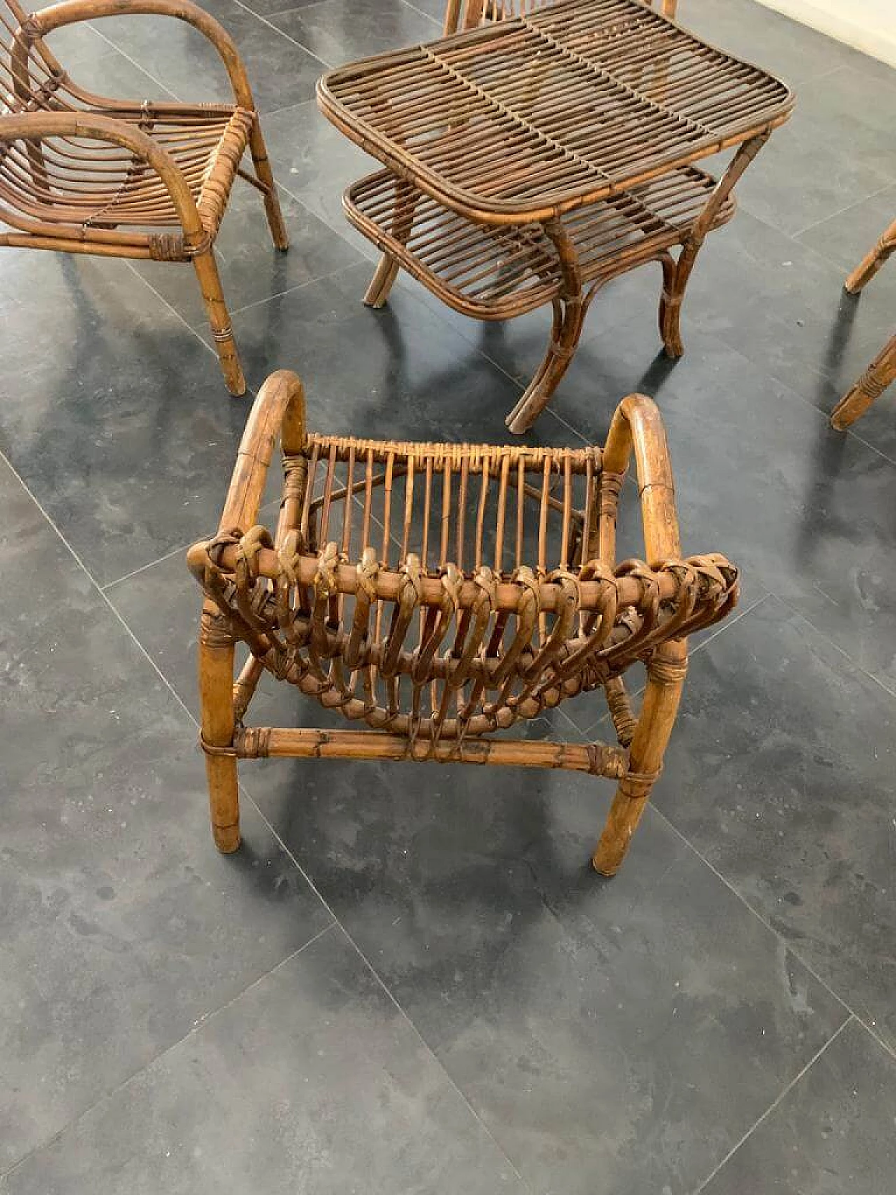 4 Poltrone e tavolino in bambù, anni '60 1402395