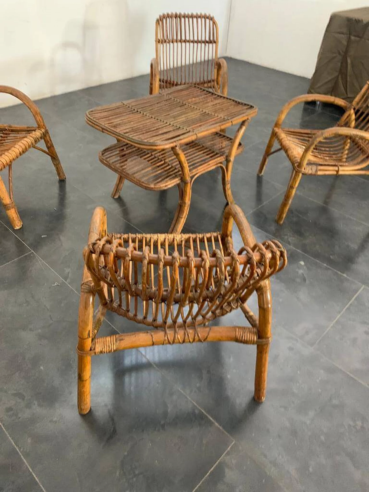 4 Poltrone e tavolino in bambù, anni '60 1402396