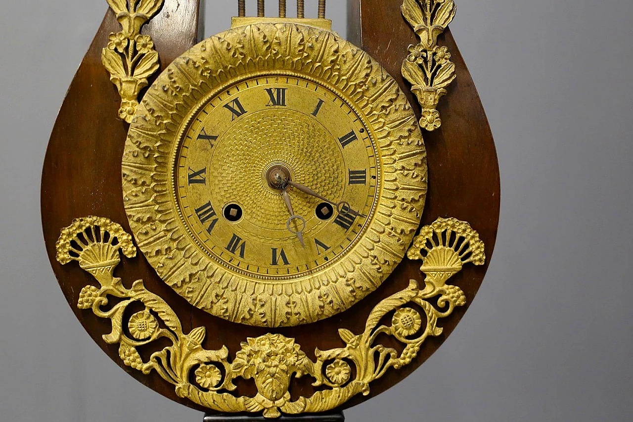 Napoleon III walnut and bronze clock, 19th century 1402658