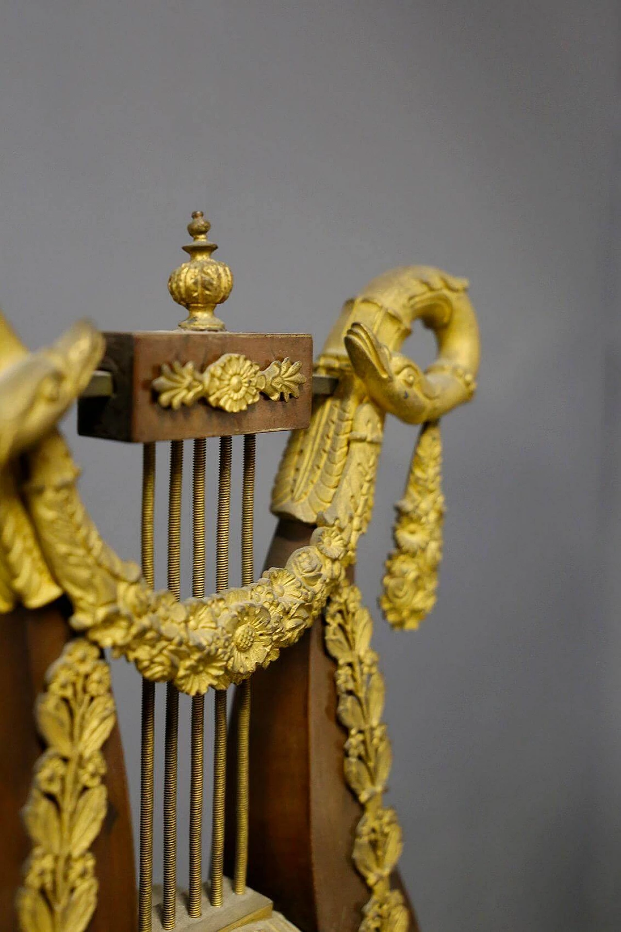 Napoleon III walnut and bronze clock, 19th century 1402662