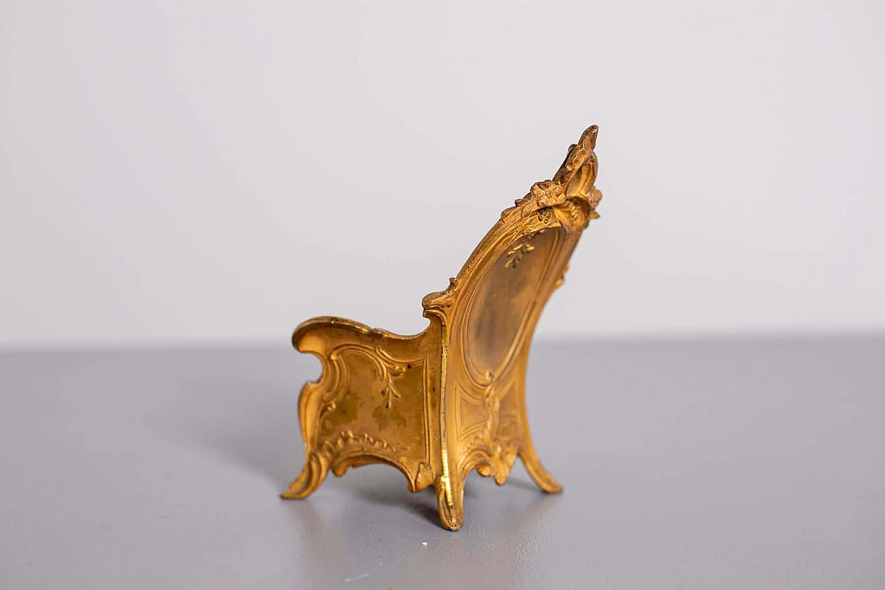 Piccolo portagioie a forma di poltrona in bronzo dorato, del '800 1403064