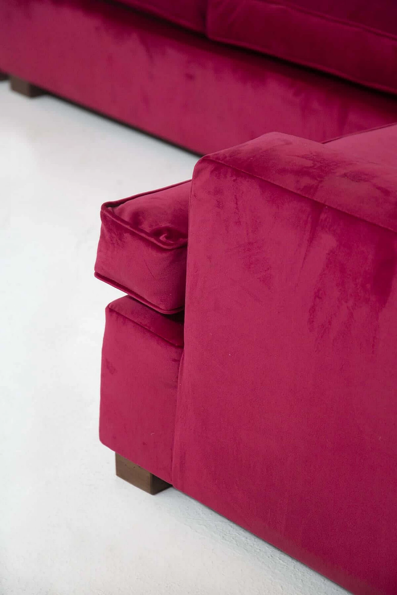 12-seater modular sofa attr. to Luigi Caccia Dominioni in dark fuchsia velvet, 1960s 1403115